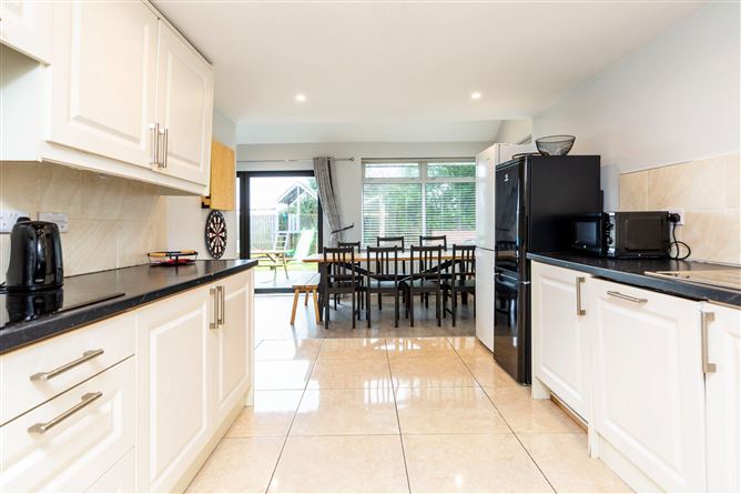 "Staples Cottage", Ballaghablake, Curracloe, Wexford