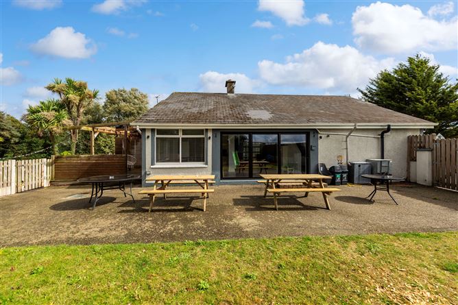 "Staples Cottage", Ballaghablake, Curracloe, Wexford