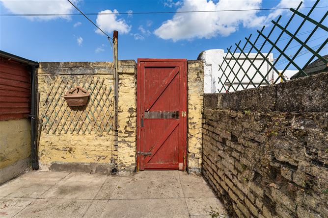 34 CARLINGFORD ROAD, Drumcondra,   Dublin 9