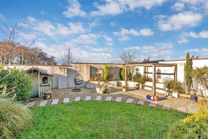 24 The Crescent, Pipers Hill, Naas, Co. Kildare