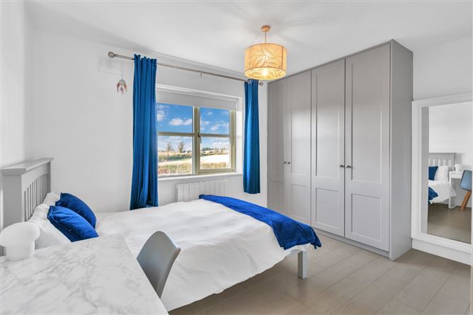 24 The Crescent, Pipers Hill, Naas, Co. Kildare