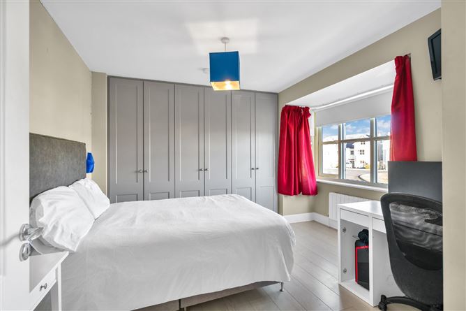 24 The Crescent, Pipers Hill, Naas, Co. Kildare