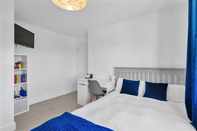 24 The Crescent, Pipers Hill, Naas, Co. Kildare