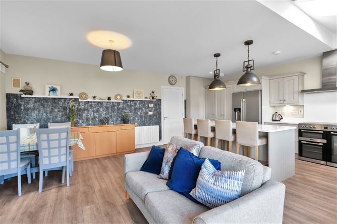 24 The Crescent, Pipers Hill, Naas, Co. Kildare