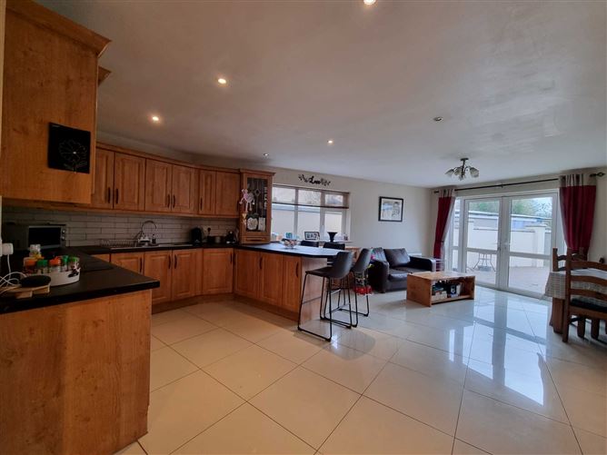 18 Barry Pk, Glanworth, Cork