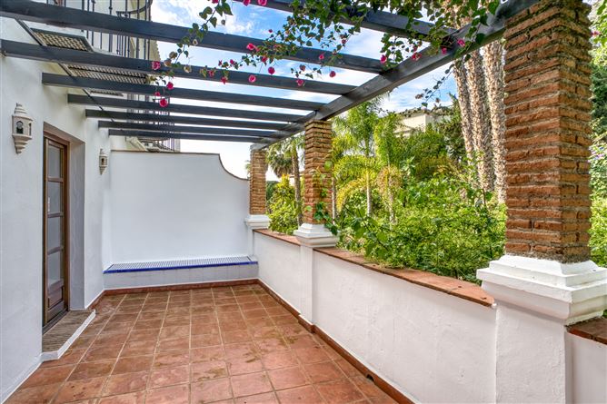 Spain, Marbella, Marbella Golden Mile - COSTA-00726P