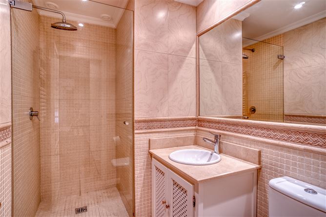 Spain, Marbella, Marbella Golden Mile - COSTA-00726P