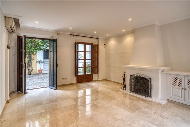Spain, Marbella, Marbella Golden Mile - COSTA-00726P