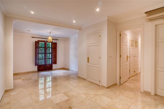 Spain, Marbella, Marbella Golden Mile - COSTA-00726P