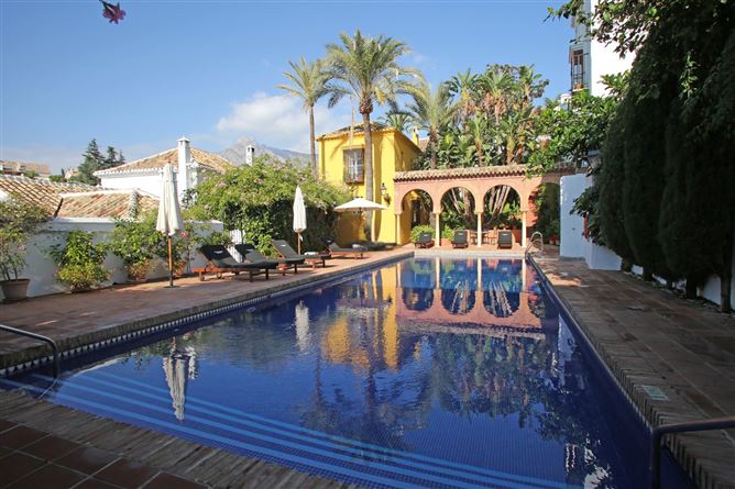 Spain, Marbella, Marbella Golden Mile - COSTA-00726P