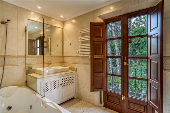 Spain, Marbella, Marbella Golden Mile - COSTA-00726P