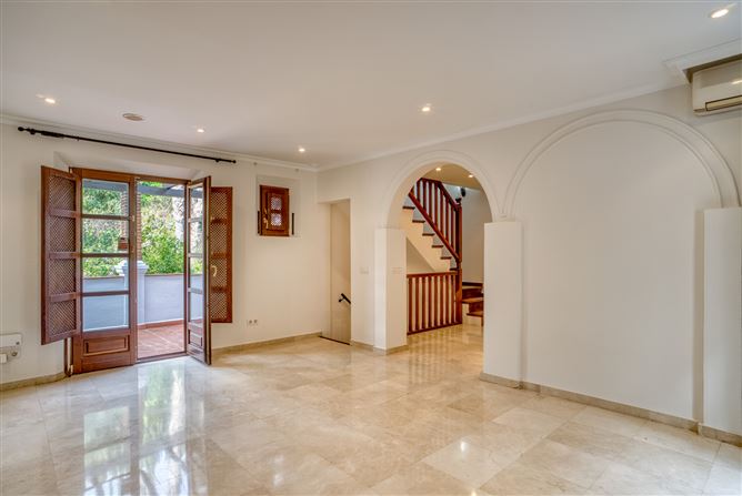 Spain, Marbella, Marbella Golden Mile - COSTA-00726P