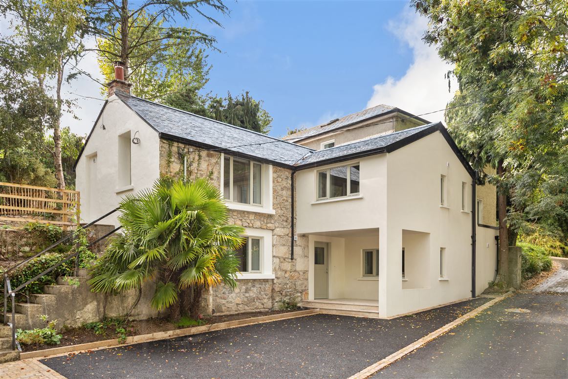 The Coach House, Brides Glen Road, Rathmichael, Dublin