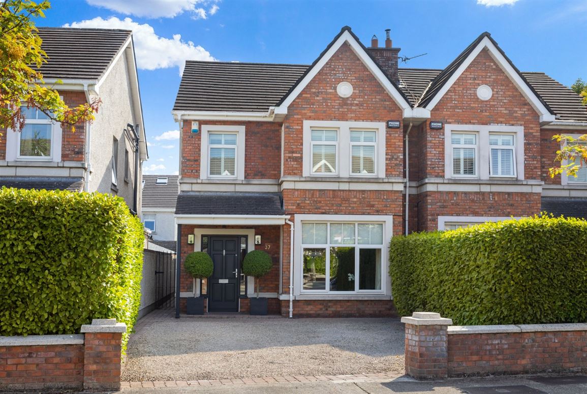 37 Saint Gabriels, Cabinteely, Dublin 18
