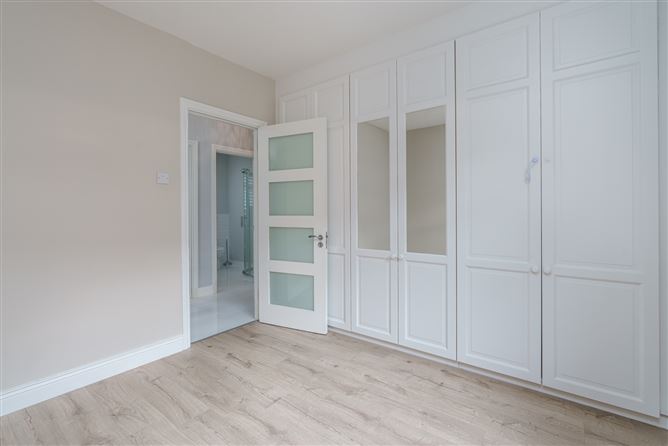Photo 16 of 28 — 27 Hampton Crescent St Helen's Wood Booterstown Co Dublin , Mount Merrion, Dublin