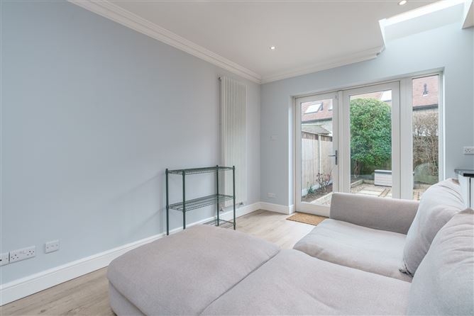 27 Hampton Crescent St Helen's Wood Booterstown Co Dublin , Mount Merrion, Dublin
