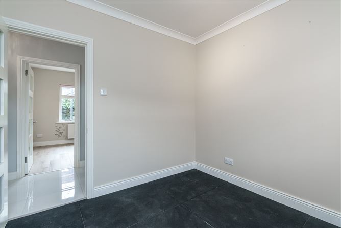 Photo 13 of 28 — 27 Hampton Crescent St Helen's Wood Booterstown Co Dublin , Mount Merrion, Dublin