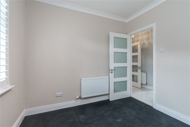 Photo 14 of 28 — 27 Hampton Crescent St Helen's Wood Booterstown Co Dublin , Mount Merrion, Dublin