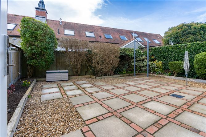 Photo 23 of 28 — 27 Hampton Crescent St Helen's Wood Booterstown Co Dublin , Mount Merrion, Dublin