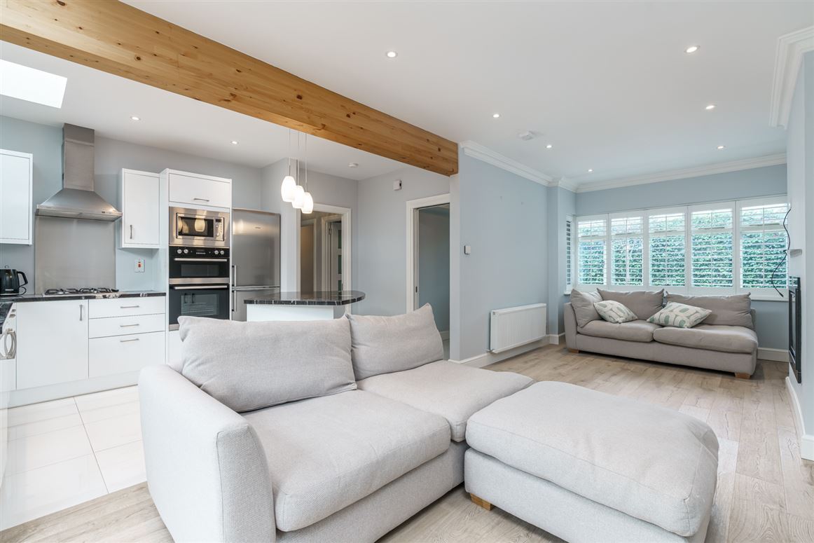 27 Hampton Crescent St Helen's Wood Booterstown Co Dublin , Mount Merrion, Dublin