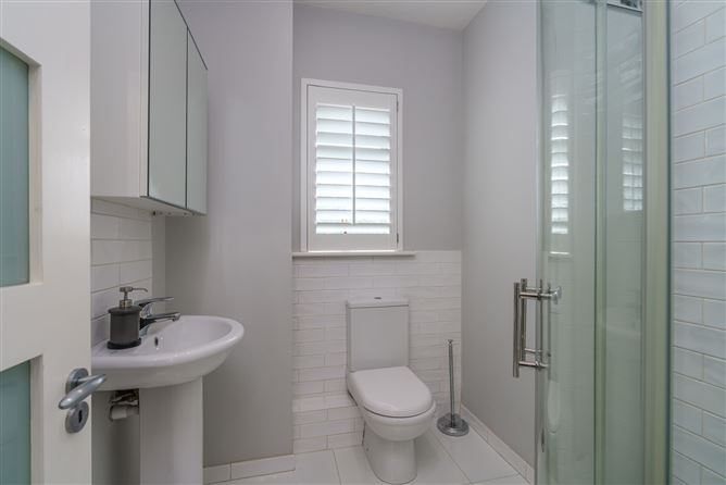 Photo 11 of 28 — 27 Hampton Crescent St Helen's Wood Booterstown Co Dublin , Mount Merrion, Dublin