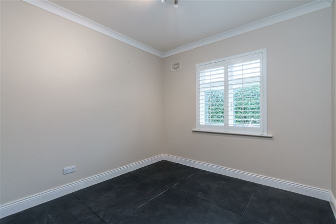 Photo 12 of 28 — 27 Hampton Crescent St Helen's Wood Booterstown Co Dublin , Mount Merrion, Dublin