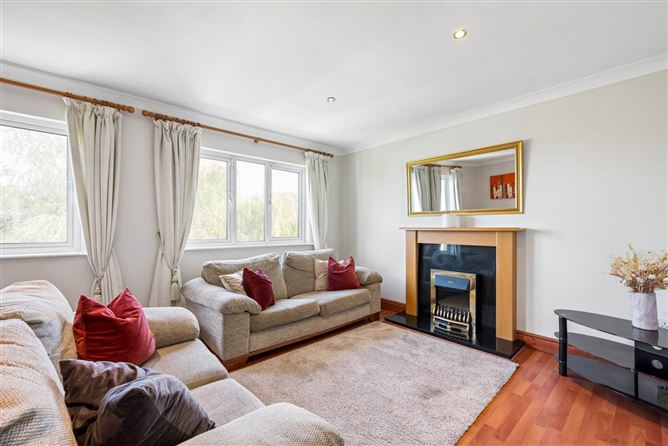 12 Cruagh Court, Stepaside, County Dublin