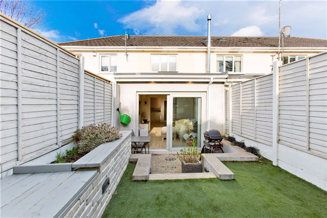 8 Cruagh Green, Cruagh Manor, Stepaside, Dublin 18