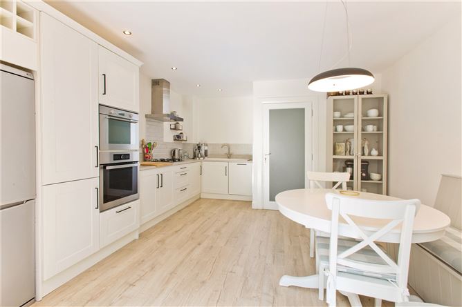 8 Cruagh Green, Cruagh Manor, Stepaside, Dublin 18