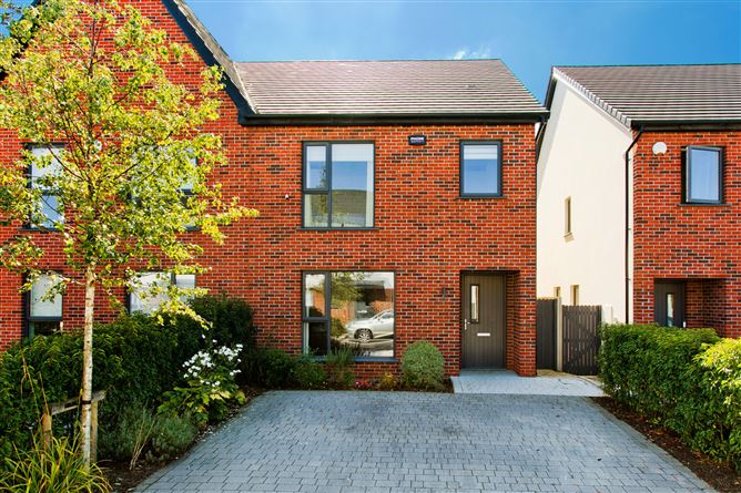 52 Graydon Crescent, Newcastle, Co.Dublin