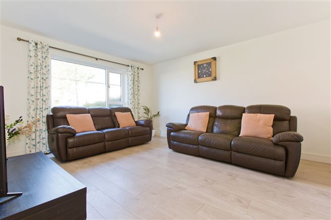 52 Graydon Crescent, Newcastle, Co.Dublin