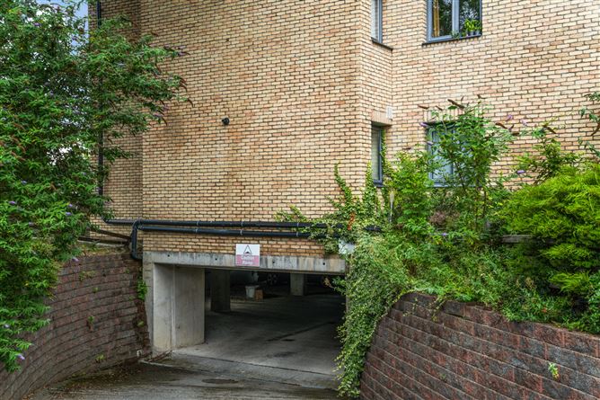 Apt 14 Creevagh House, Dundrum Road, Windy Arbour,   Dublin 14