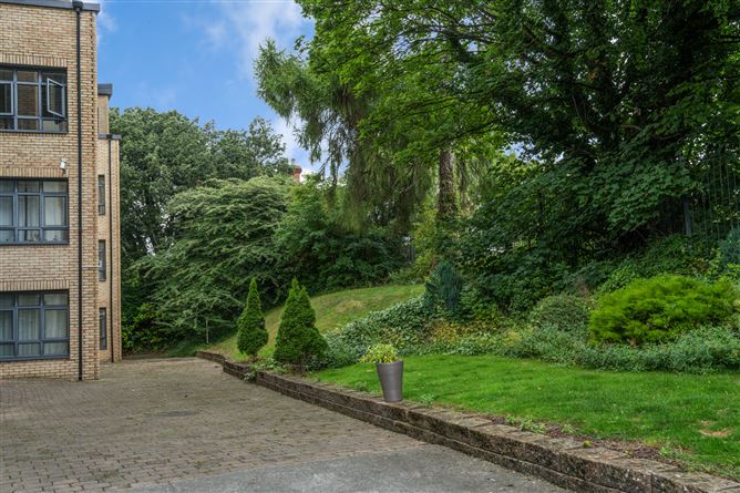 Apt 14 Creevagh House, Dundrum Road, Windy Arbour,   Dublin 14