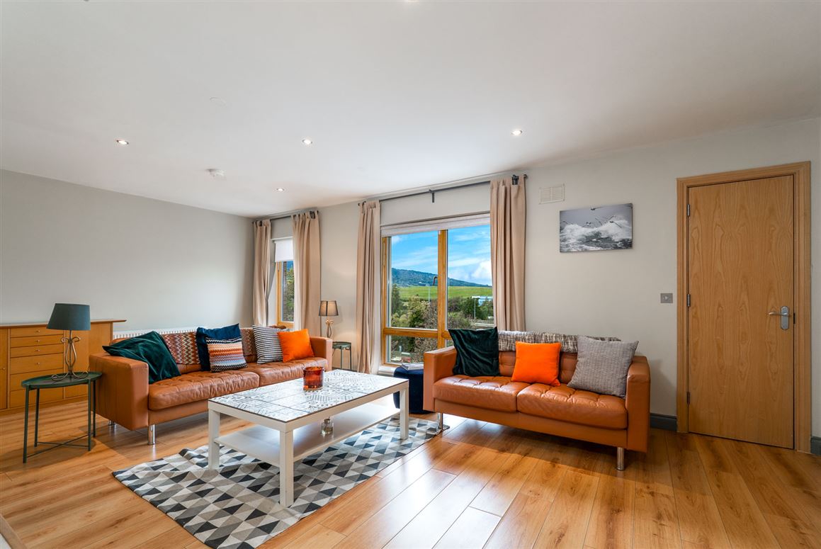  5 The Crescent, Carrickmines Green, Carrickmines, Dublin 18