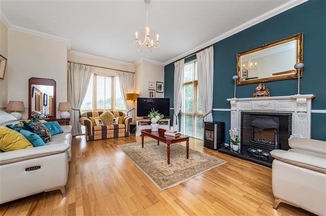 https://photos-a.propertyimages.ie/media/5/6/7/5021765/064563f1-d1c7-43b4-b6fc-43704b28b977_l.jpg