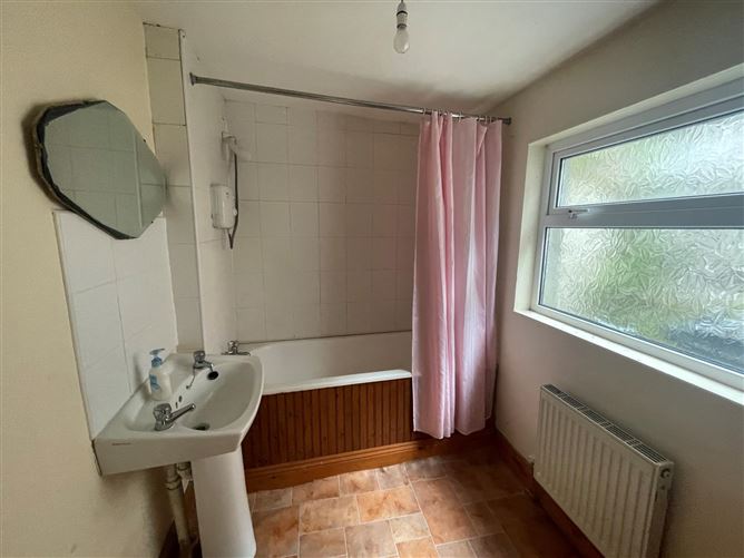 82/83 Johnstown, Waterford