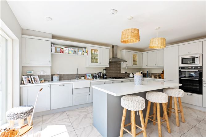 17 Sycamore Grove, Westminster Park, Foxrock, Dublin 18
