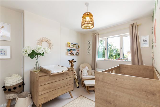 17 Sycamore Grove, Westminster Park, Foxrock, Dublin 18