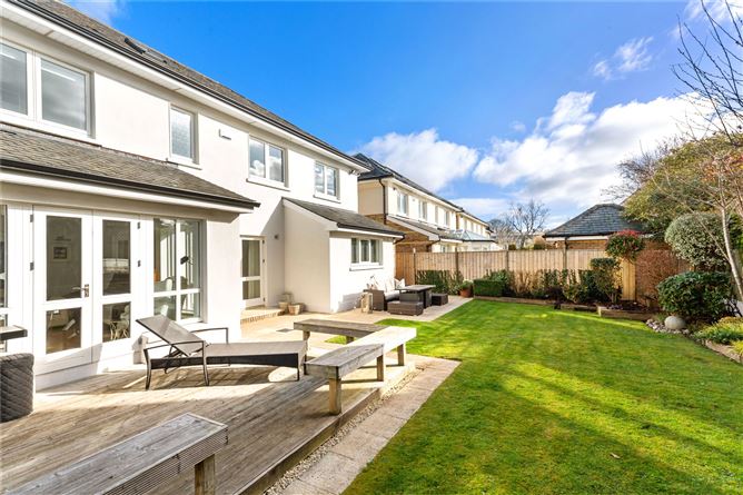 7 Carrickmines Garth, Carrickmines Wood, Brennanstown Road, Dublin 18