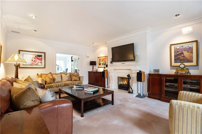7 Carrickmines Garth, Carrickmines Wood, Brennanstown Road, Dublin 18