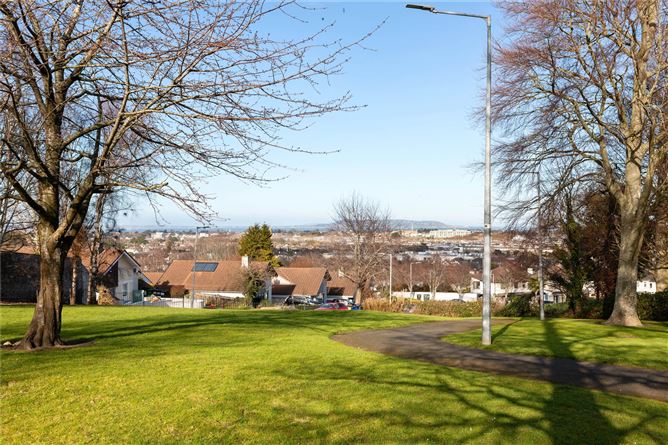 7 Carrickmines Garth, Carrickmines Wood, Brennanstown Road, Dublin 18