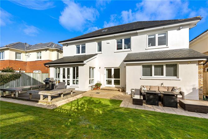 7 Carrickmines Garth, Carrickmines Wood, Brennanstown Road, Dublin 18