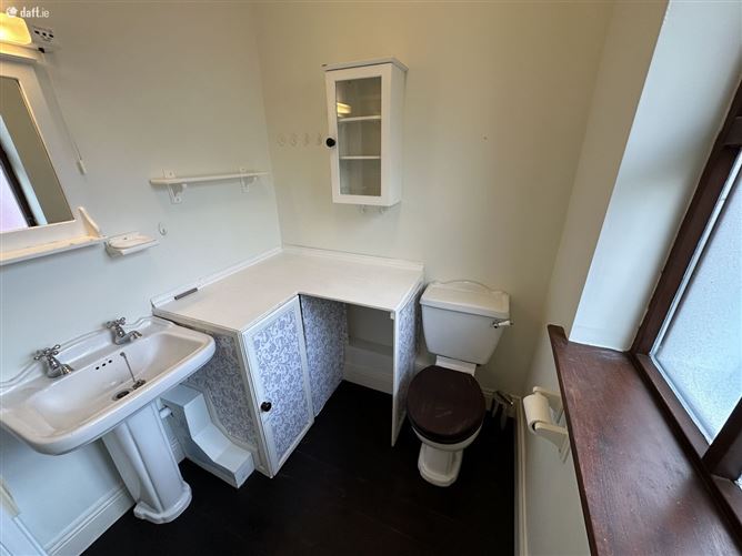 6 The Moorings, Kilmacsimon Quay, Innishannon, Cork