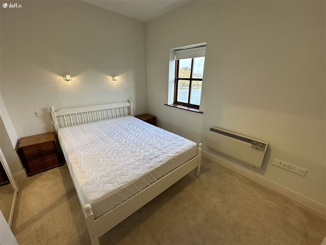 6 The Moorings, Kilmacsimon Quay, Innishannon, Cork