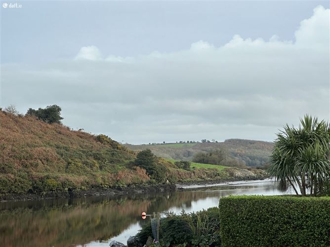 6 The Moorings, Kilmacsimon Quay, Innishannon, Cork