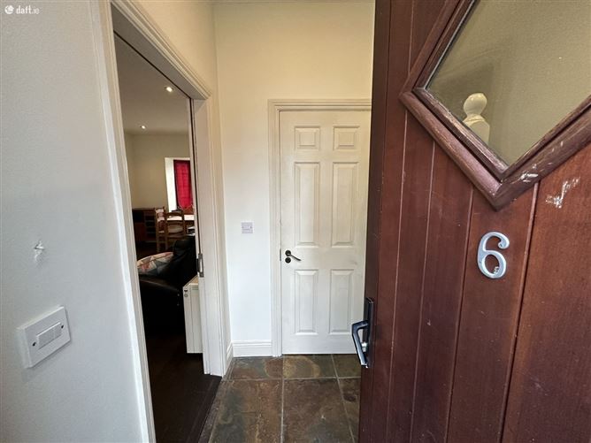 6 The Moorings, Kilmacsimon Quay, Innishannon, Cork