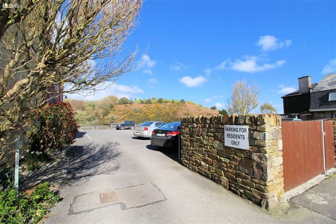 6 The Moorings, Kilmacsimon Quay, Innishannon, Cork
