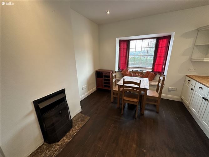 6 The Moorings, Kilmacsimon Quay, Innishannon, Cork