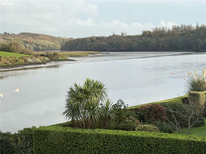 6 The Moorings, Kilmacsimon Quay, Innishannon, Cork