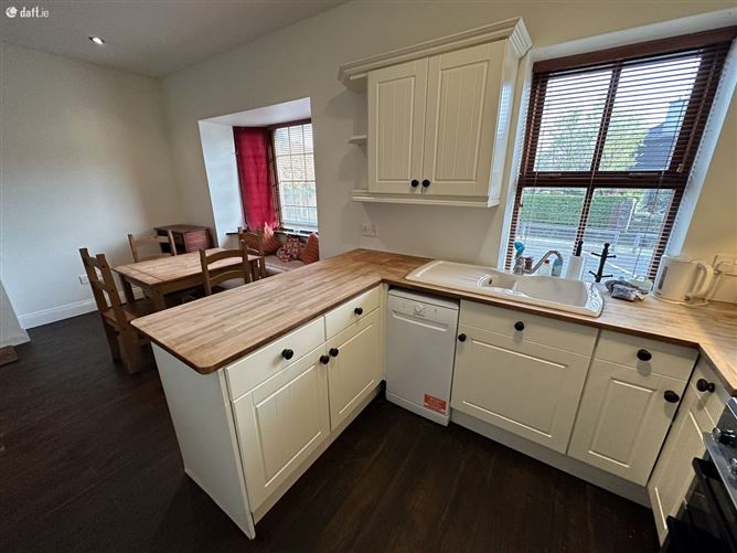6 The Moorings, Kilmacsimon Quay, Innishannon, Cork